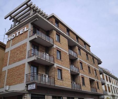 Hotel Traghetto Civitavecchia Exterior photo