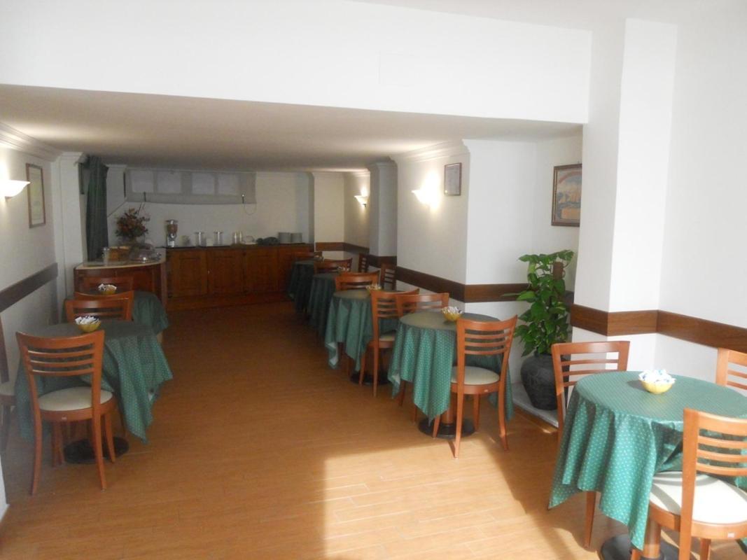 Hotel Traghetto Civitavecchia Exterior photo