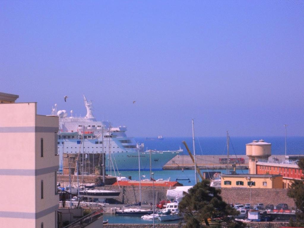 Hotel Traghetto Civitavecchia Exterior photo